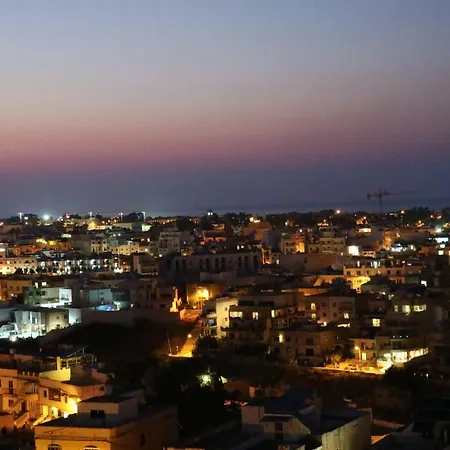 Escape To St Julians לינה וארוחת בוקר 4*