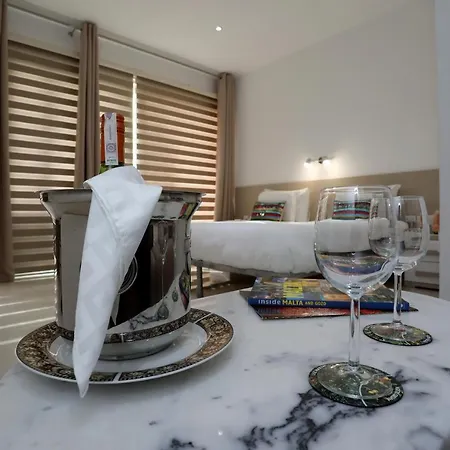 Bed & Breakfast Escape To St Julians 4*