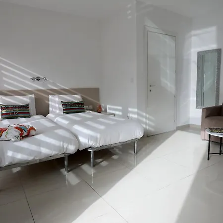 فندق مبيت وإفطار Escape To St Julians سانت جوليان