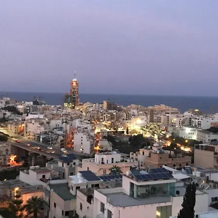 Escape To St Julians לינה וארוחת בוקר