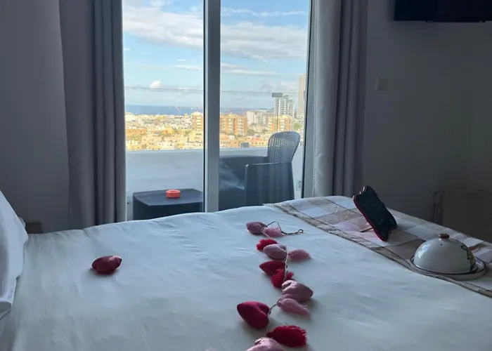 Escape To St Julians 4* San Julián