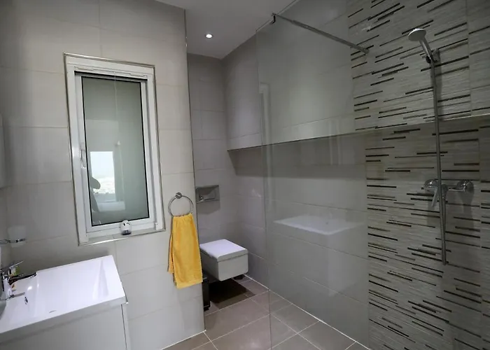 Escape To St Julians 4*