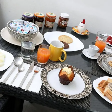 Bed & Breakfast Escape To St Julians *