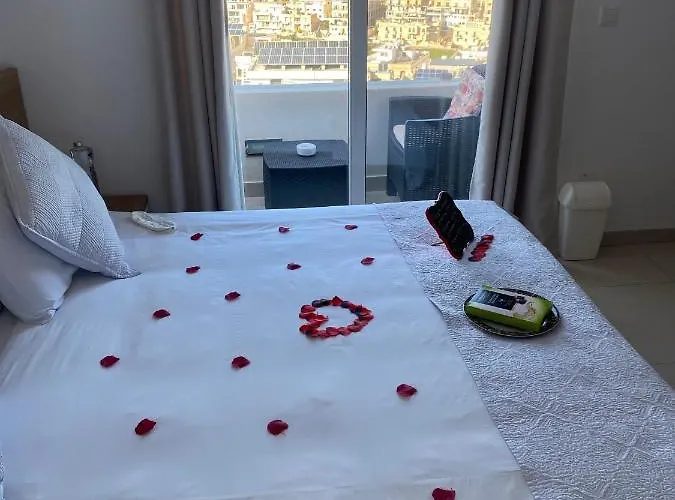 Escape To St Julians 4* St. Julian's