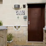 Panzió Escape To St Julians San Ġiljan