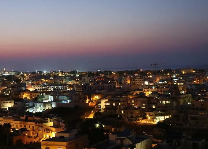 Escape To St Julians לינה וארוחת בוקר 4*