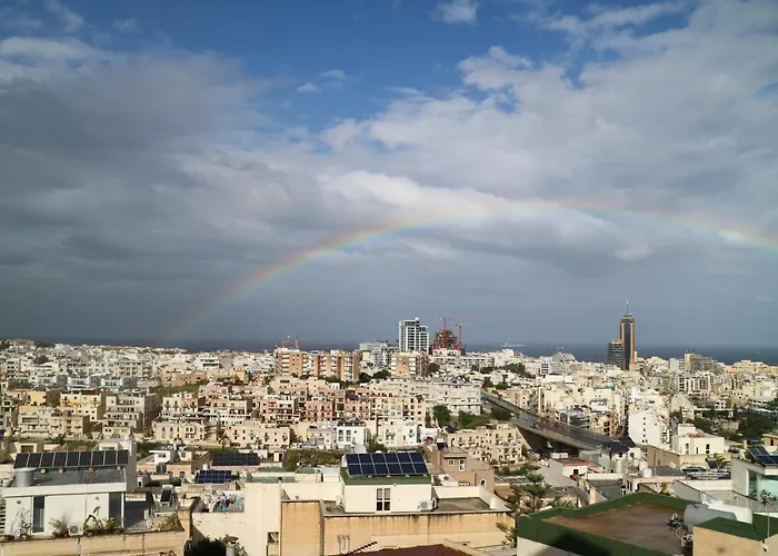 לינה וארוחת בוקר Escape To St Julians